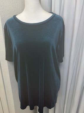 Old Navy Green Velvet Short Sleeve T-Shirt Top Large Emerald Holiday Crew Neck E
